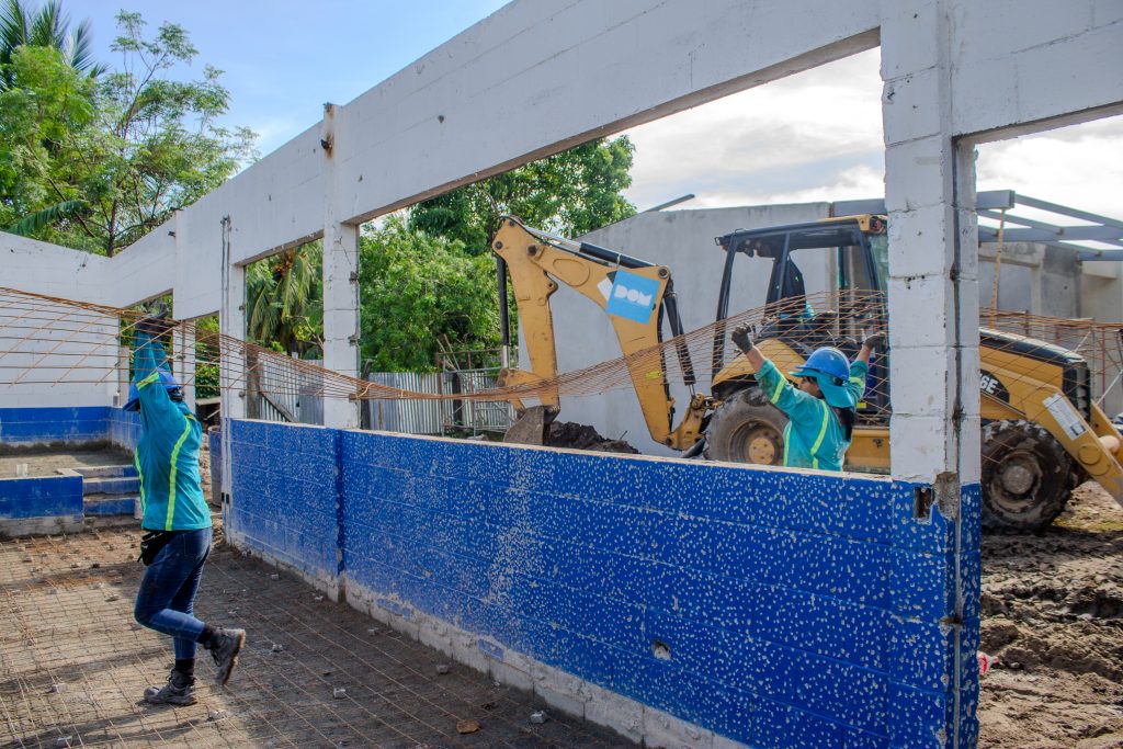 dom-avanza-en-la-reconstruccion-de-tres-centros-educativas-en-la-paz